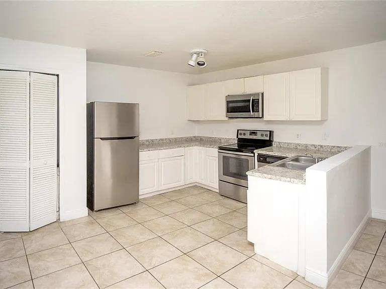 2814 Club Cortile Cir #A — Photo 3