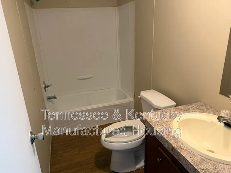 1104 Columbia Ave — Photo 9