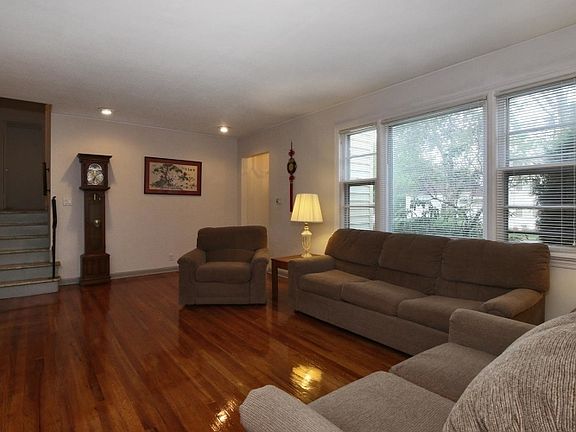 2nd image of 25 Cornell St