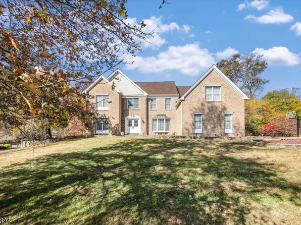 87 Kim Ln, Washington Twp., NJ 07853