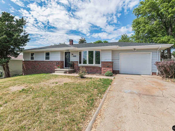 3708 Greene Ave, Bellevue, NE 68147