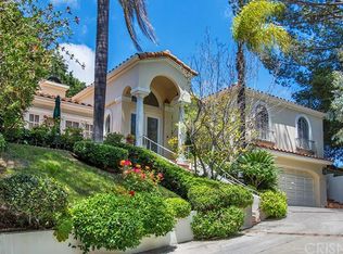 3757 Hayvenhurst Ave, Encino, CA 91436