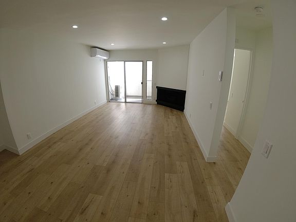 4th image of 1033 3rd St #207A
