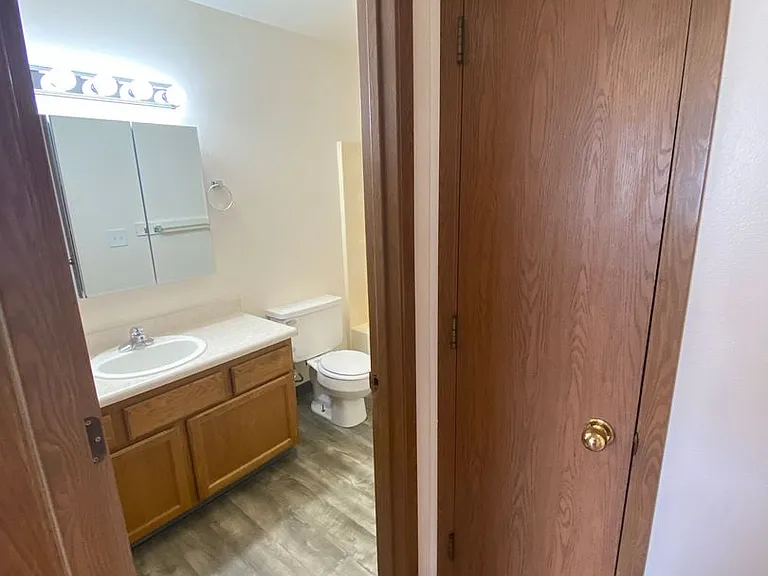2415 Eureka St — Photo 22
