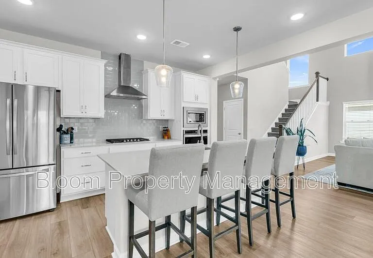 451 Carrara Dr — Photo 14
