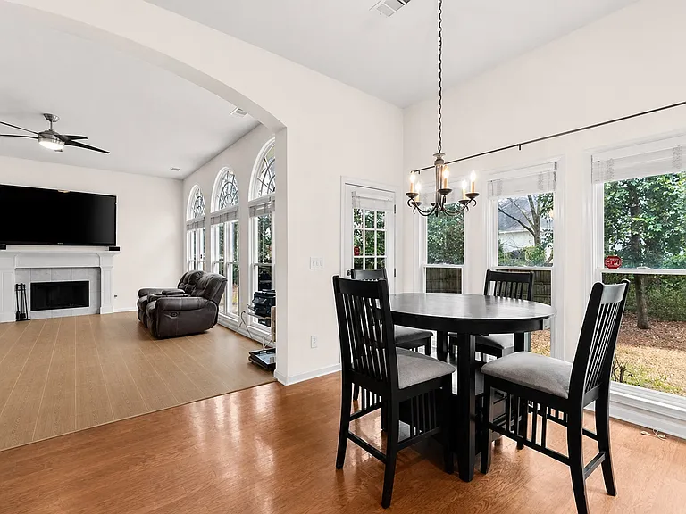 2208 Snug Hbr NE — Photo 24