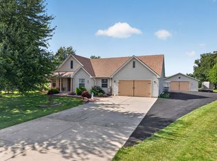701 Forrest Dr, Seneca, IL 61360
