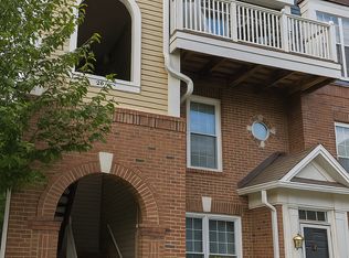 7024 Metropolitan Pl #302, Falls Church, VA 22043