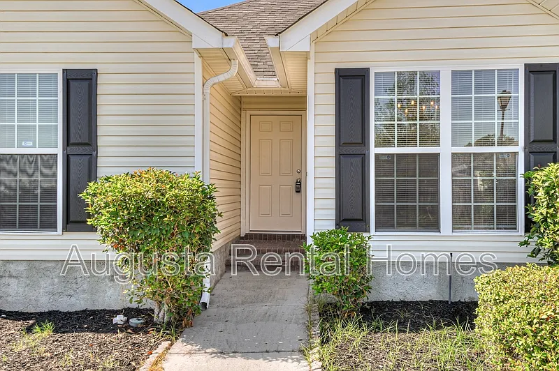 3 bed, 2.0 bath, 1149 sqft, $1,360 — Photo 4