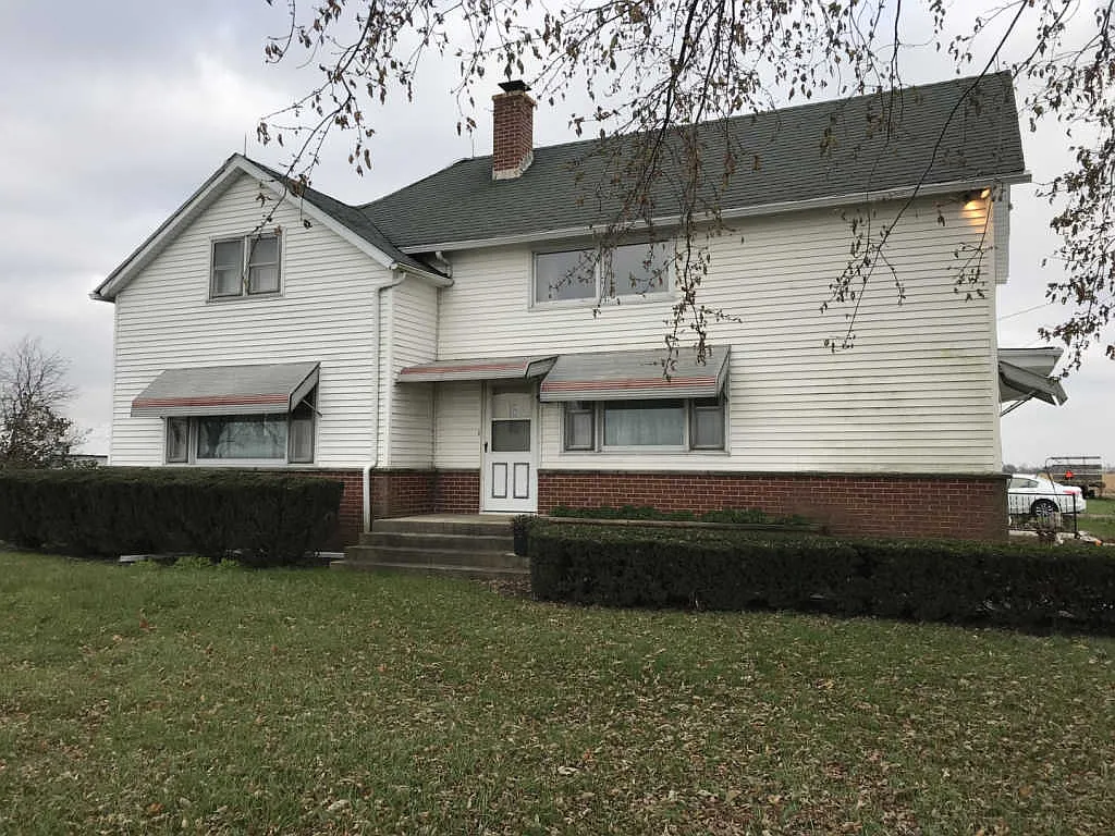 28421 S Center Rd photo 1