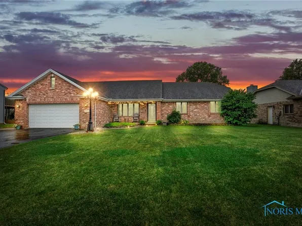 3870 Eisenhower Dr, Northwood, OH 43619