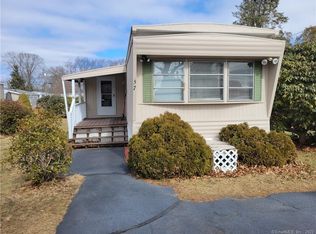57 C St, Groton, CT 06340