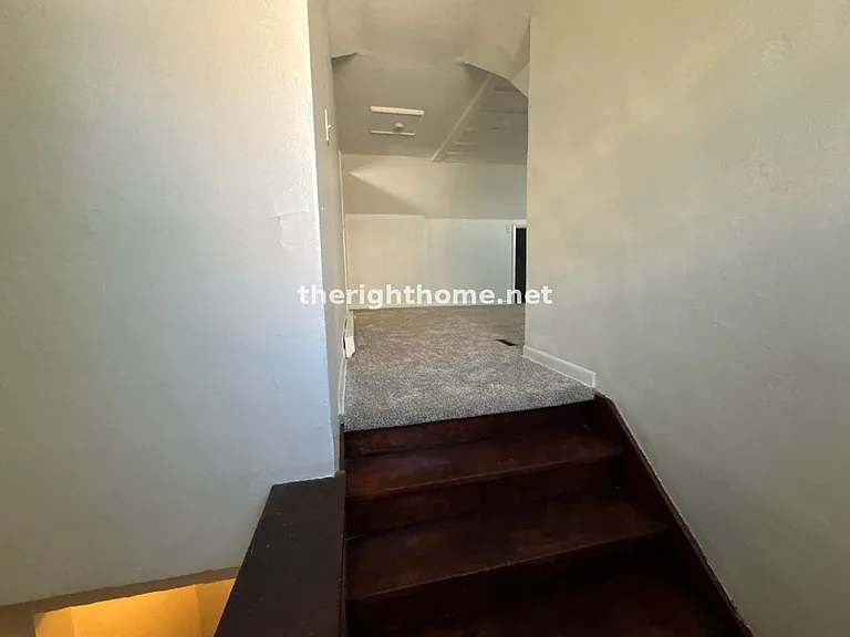 3021 Harney St #3 — Photo 2
