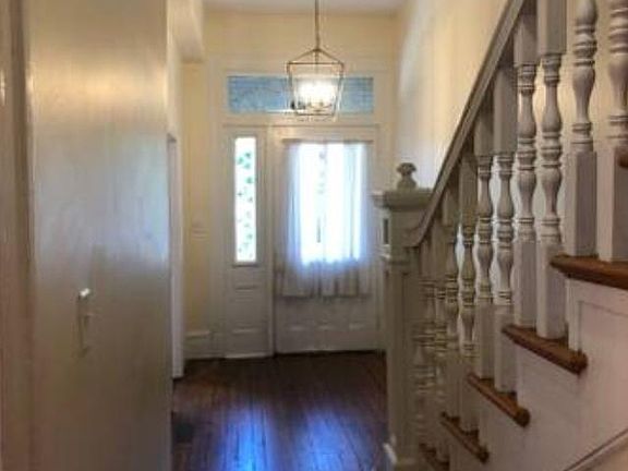 3rd image of 1609 W Grace St #B