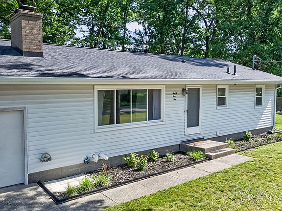 5th image of 2410 Marcoux Ave