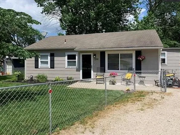 2141 Normandy Ln, Kansas City, KS 66106