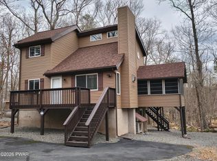 136 Rainbow Dr, Lackawaxen, PA 18435