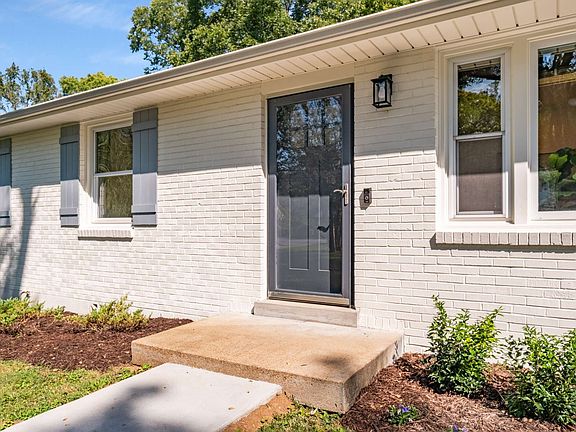 4th image of 88 Lyle Ln