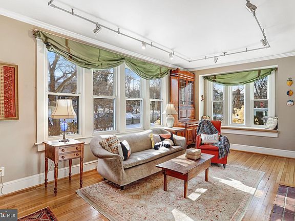 5th image of 512 Pershing Dr