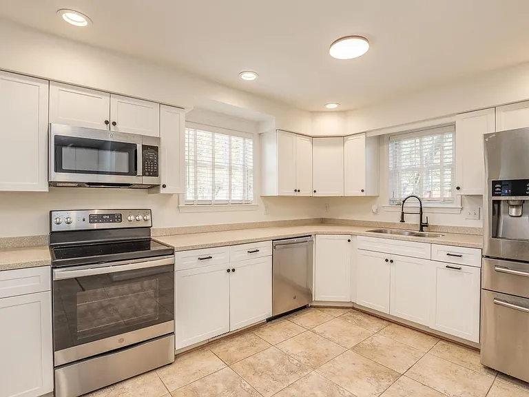 7005 Atlantic Ave — Photo 10