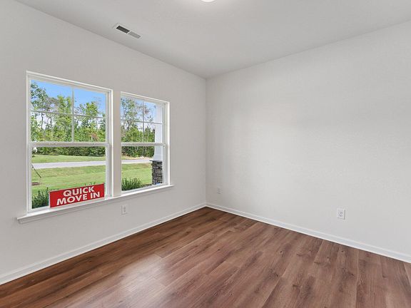 3rd image of 434 Bassett Ln