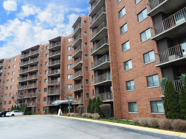 1 Bloomingdale Pl APT 219, Bloomingdale, IL 60108