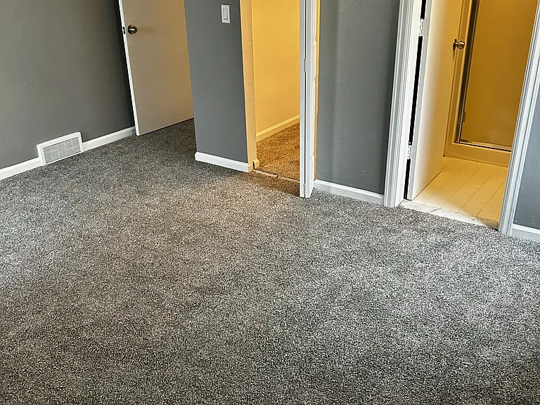 5560 Cresthaven Ln #B — Photo 18