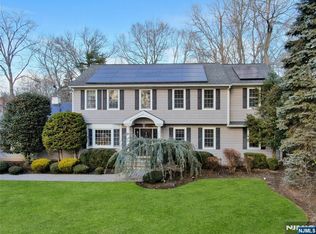 528 Baylor Ave, River Vale, NJ 07675