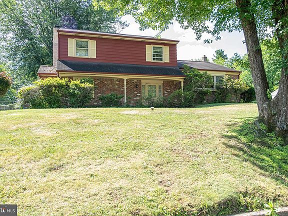 2nd image of 2527 Arrowhead Dr