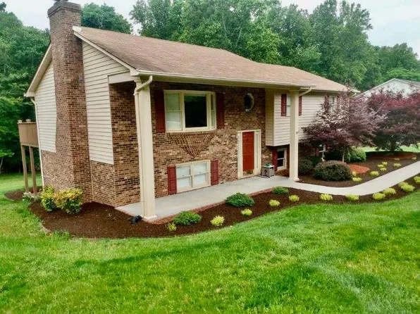 817 Corn Tassel Rd, Danville, VA 24540