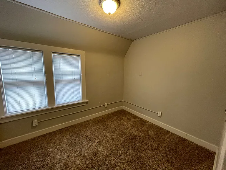 506 N Cascade Avenue — Photo 24