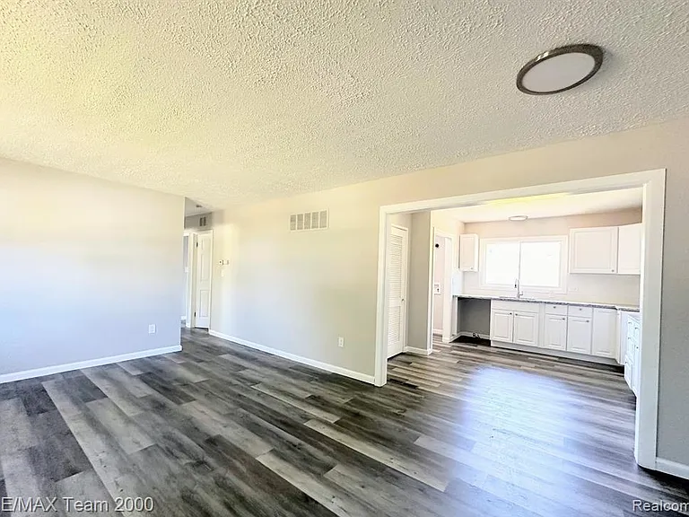 316 Lytle Pl — Photo 11