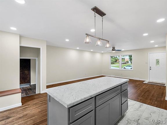 5th image of 9218 Damson Dr