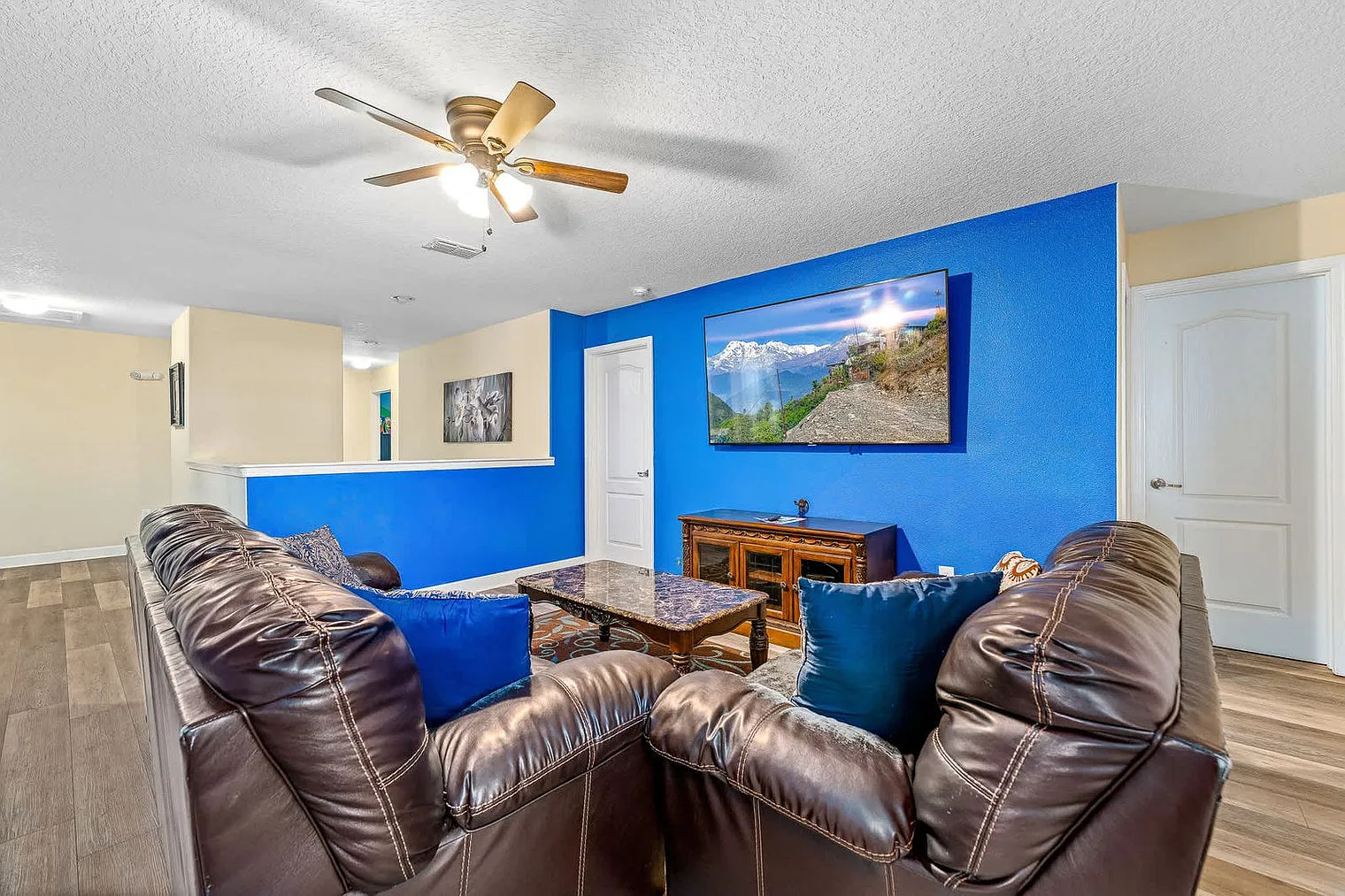 8 bed, 5.0 bath, 3907 sqft, $7,088 — Photo 4
