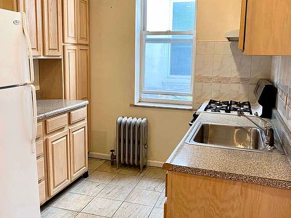 3rd image of 23-73 28th St #2