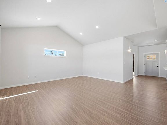 3rd image of 505 Prairie Ave