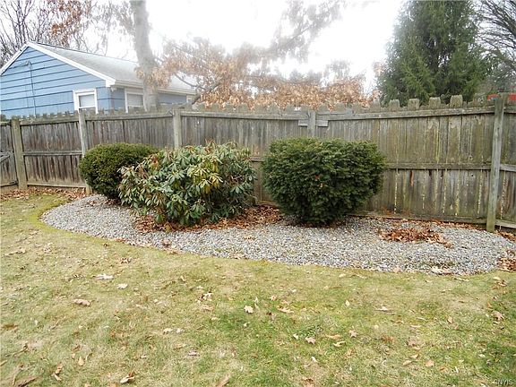 4th image of 129 Armitage Dr