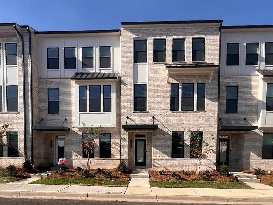 4 bed, 3.5 bath, 2359 sqft, $2,895 — Photo 4