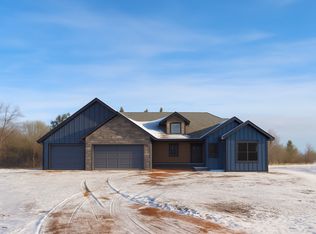 906 Acorn Ct, Hudson, WI 54016