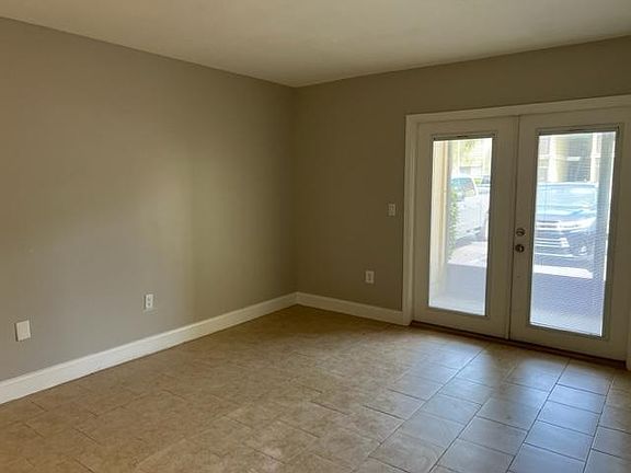 Great room with screen porch