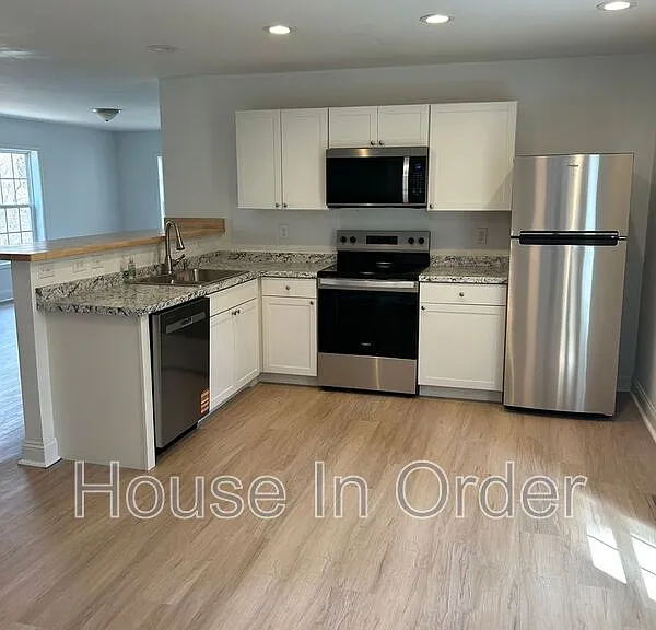 208 Fountain Way — Photo 14