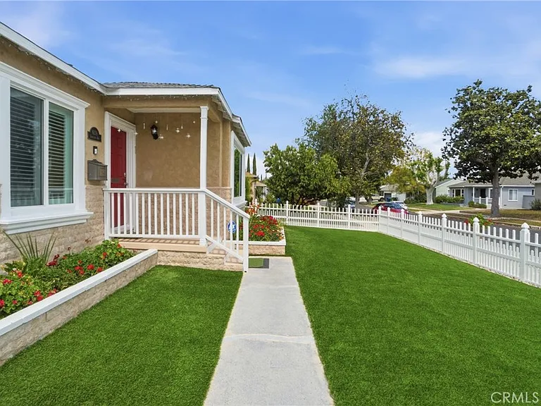 6139 Jamieson Ave — Photo 42