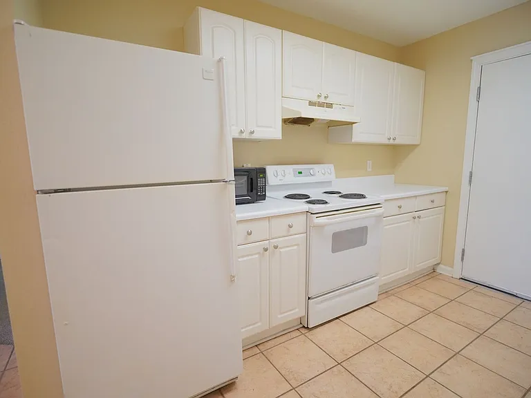 847 W Georgia St — Photo 7
