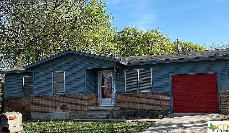 1st image of 907 Cove Ave