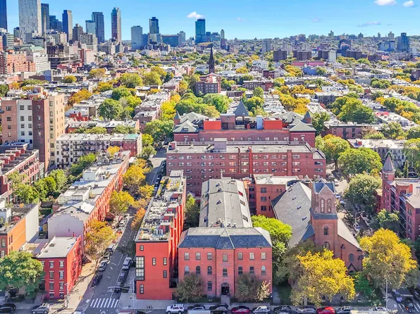 401 Hicks Street image 2 of 26