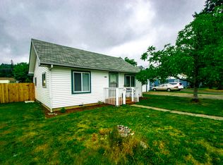 910 S 10th St, Cottage Grove, OR 97424