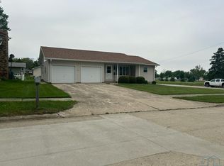 245 N 8th Ave, Sheldon, IA 51201