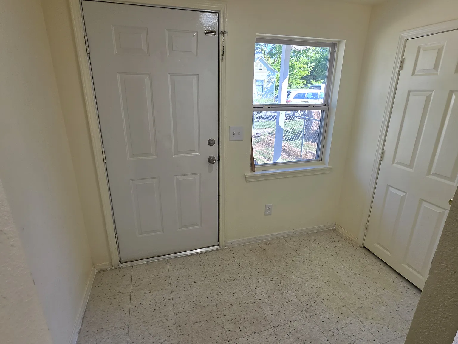 1708 Grand Avenue — Photo 1