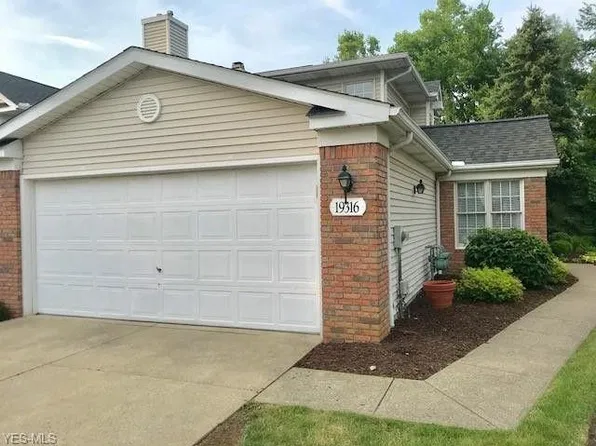 19316 Bradford Ct, Strongsville, OH 44149