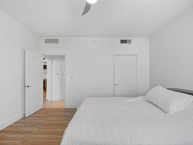 550 Okeechobee Blvd #423 — Photo 40